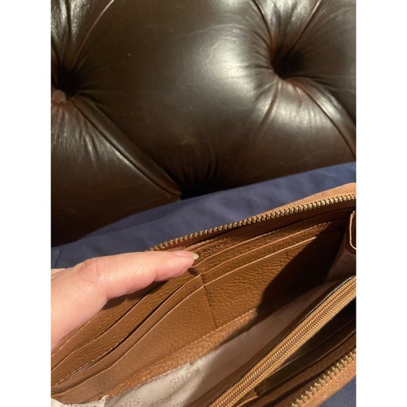 Michael Kors Pebbled Leather Zippered Wallet Camel Used - Picture 9 of 14